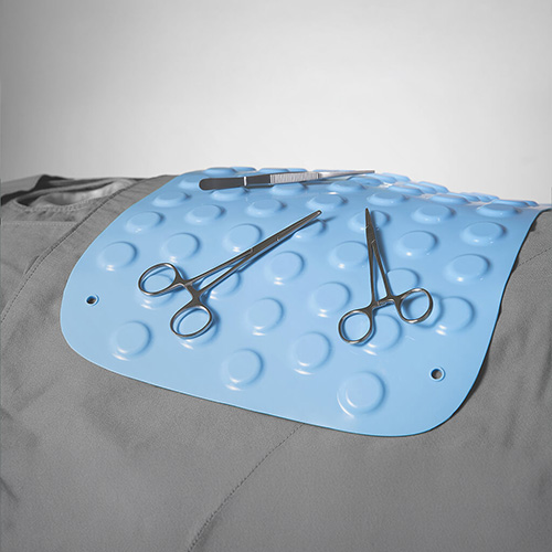 Tapis magnétique pour instruments chirurgicaux